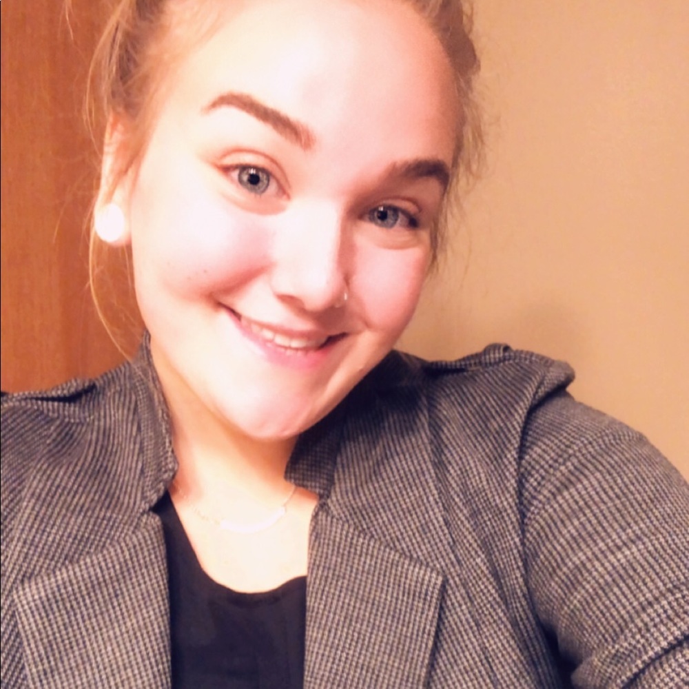 Meet your Posher, Britney